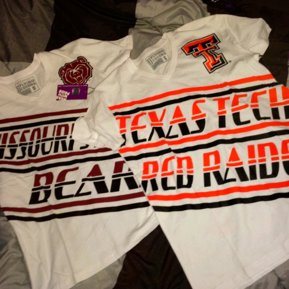 Flying colors 2 v-necks lot..